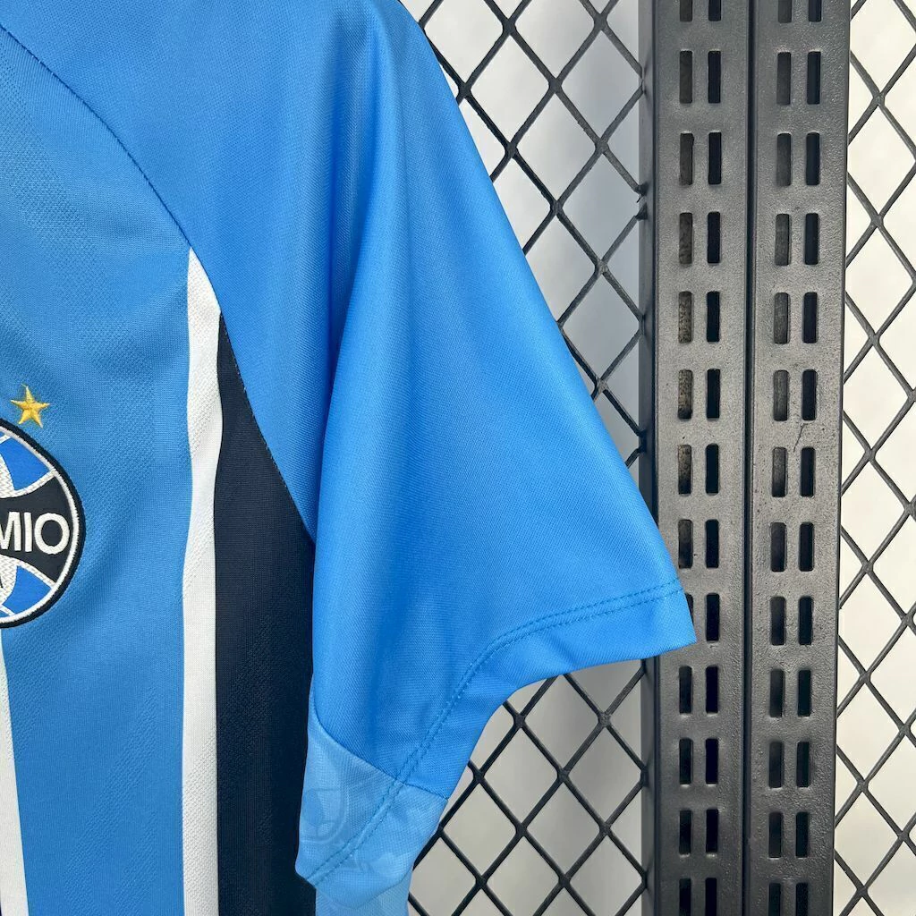 Camisa do Grêmio Umbro I 2025 Jogador Patch Sul-Americana Masculina - Imagem 3