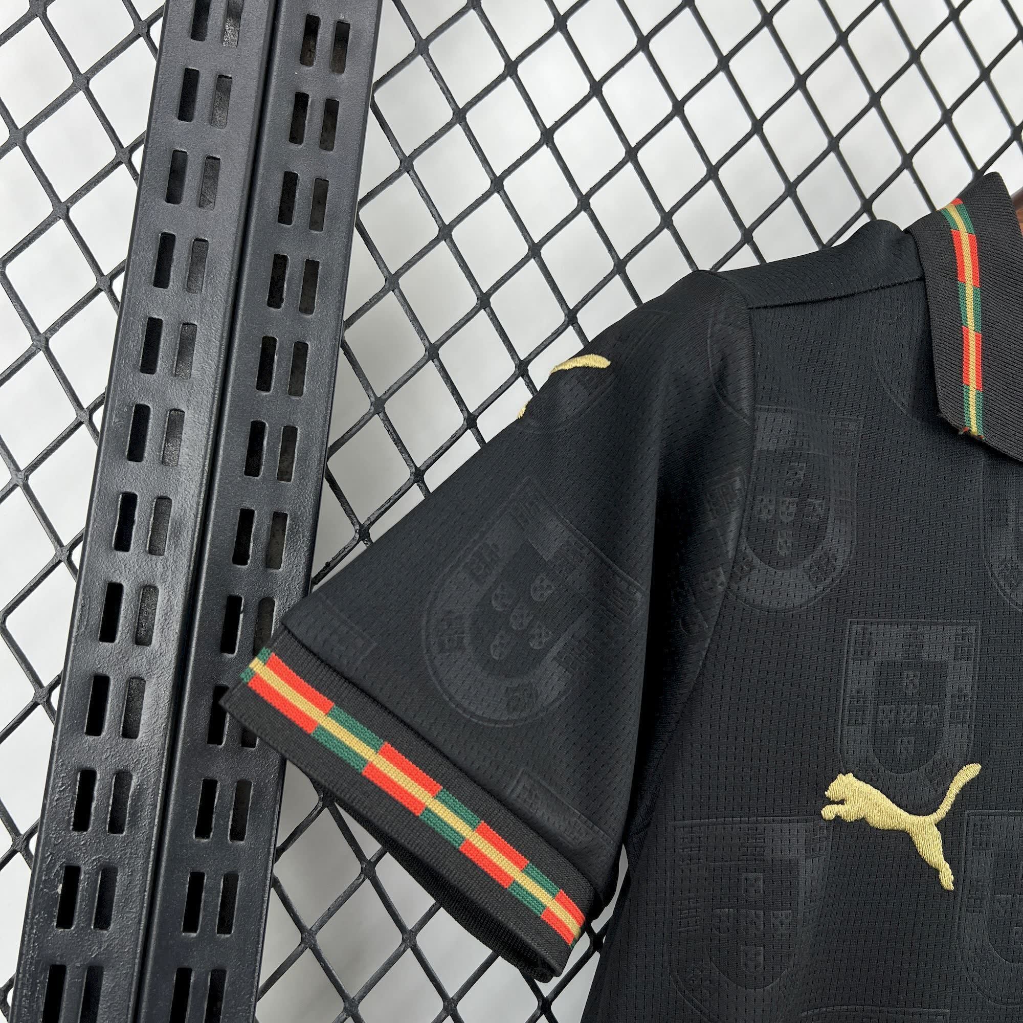 Kit Infantil Portugal 26/27 Pantera Negra Eusébio - Puma - Imagem 4