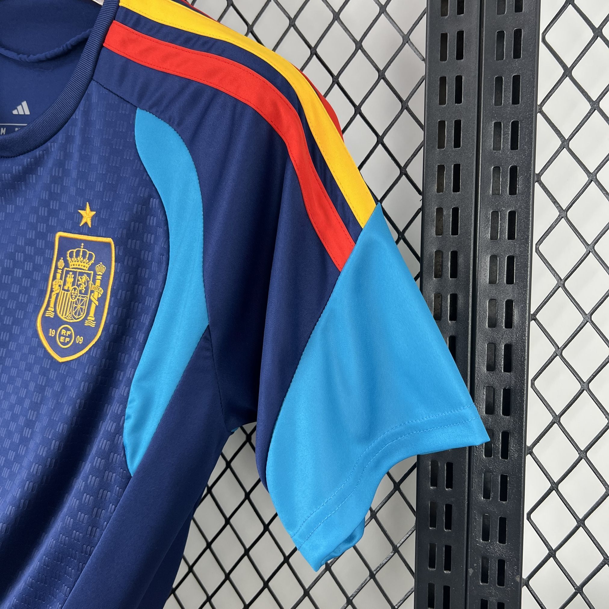 Camisa Espanha Treinamento 26/27 - Imagem 4